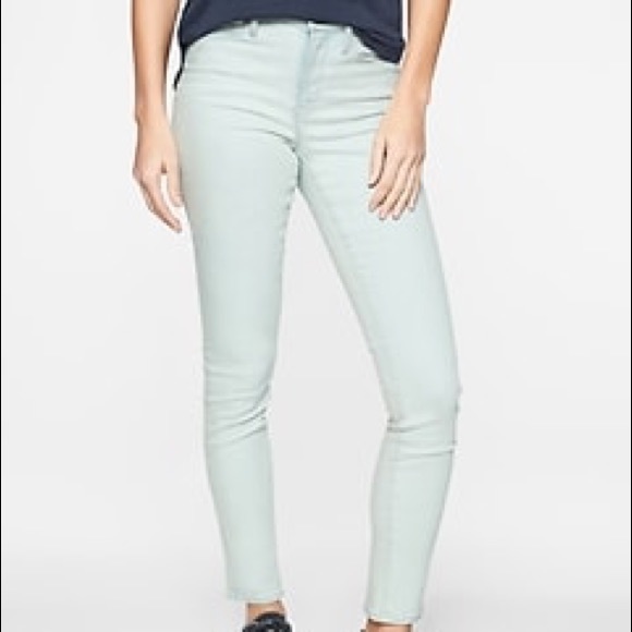 Athleta Denim - NWT Athleta Sculptek Skinny Crop Jean Glacier Wash